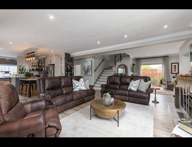 3 BEDROOM FREESTANDING FOR SALE IN BIG BAY